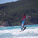 © Planche à voile dans la baie des Lecques - Office de tourisme de Saint-Cyr-sur-Mer / Joan Costeja