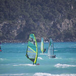 © Planche à voile dans la baie des Lecques - Office de tourisme de Saint-Cyr-sur-Mer / Joan Costeja