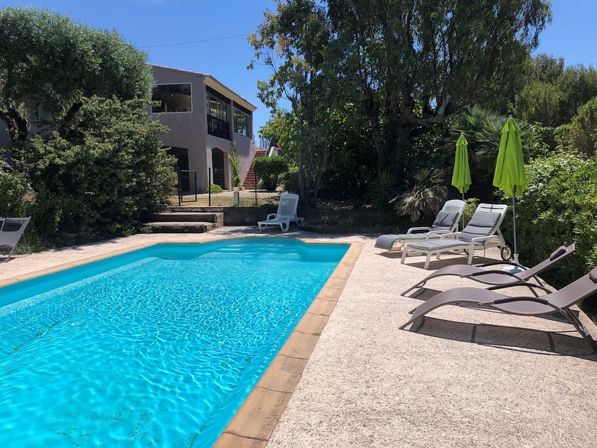 © Piscine - Broussais Catherine