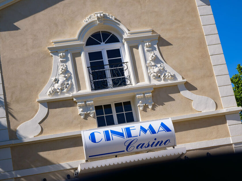 © Cinéma Casino à Saint-Cyr-sur-Mer - Office de tourisme de Saint-Cyr-sur-Mer / Joan Costeja