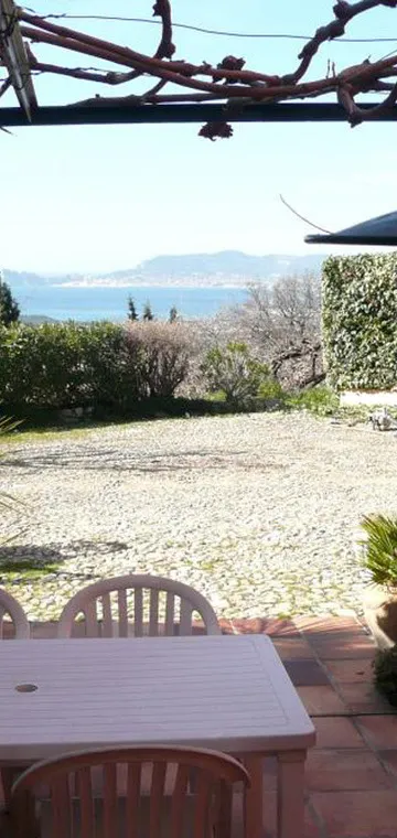 © La Petite Roquette - Monmont Gilles