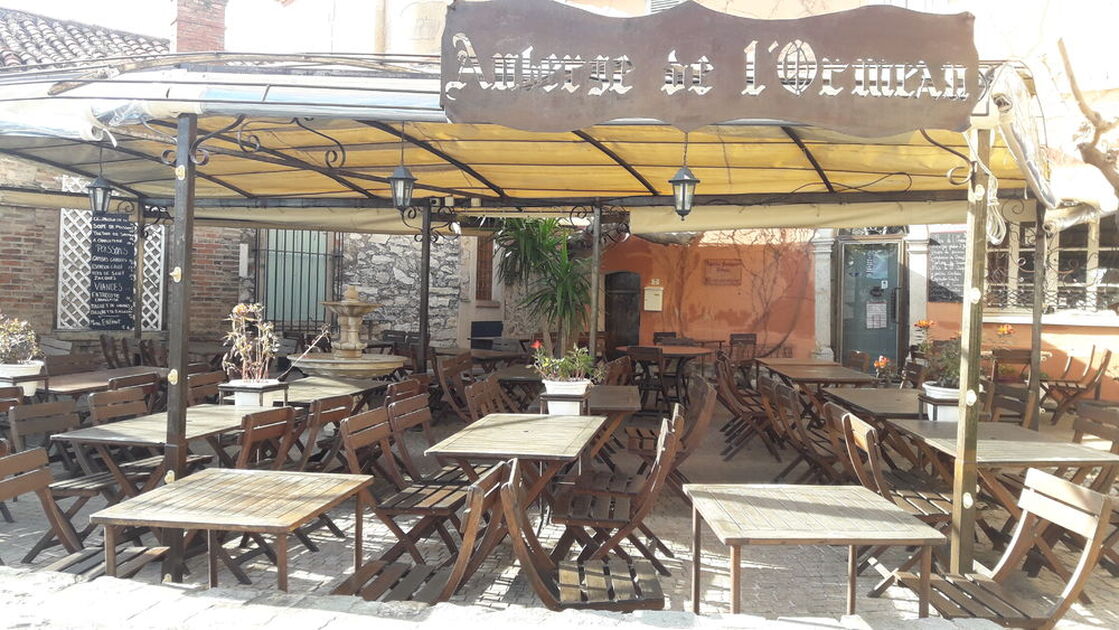 © terrasse II - Auberge de l'Ormeau