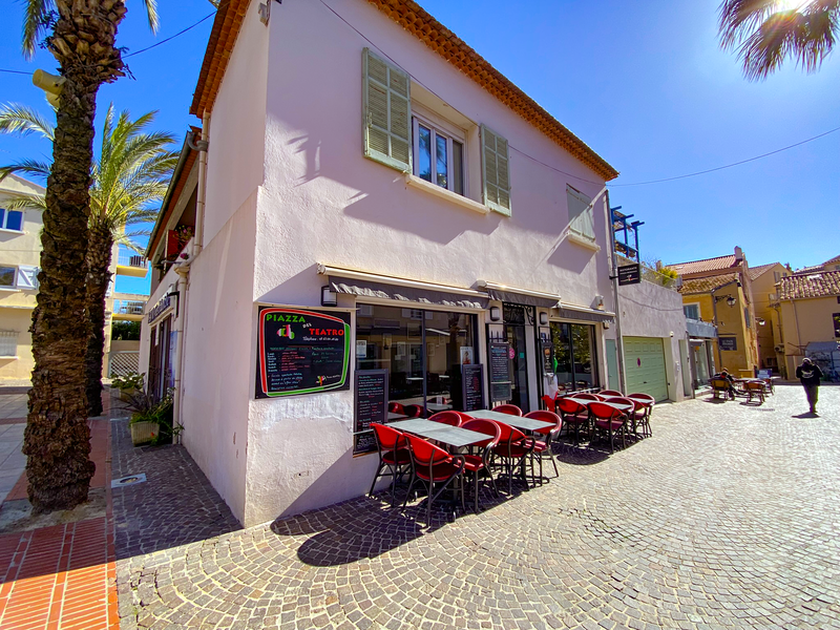 © Piazza Del TEATRO 1 - Office de Tourisme de Sanary-sur-Mer