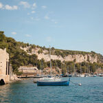 © Balade en mer commentée des calanques avec l'Atlantide - Office de Tourisme de Saint-Cyr-sur-Mer / Joan Costeja