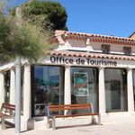 © Office de tourisme vu de la place de l'appel du 18 juin - Office de tourisme de Saint-Cyr-sur-Mer