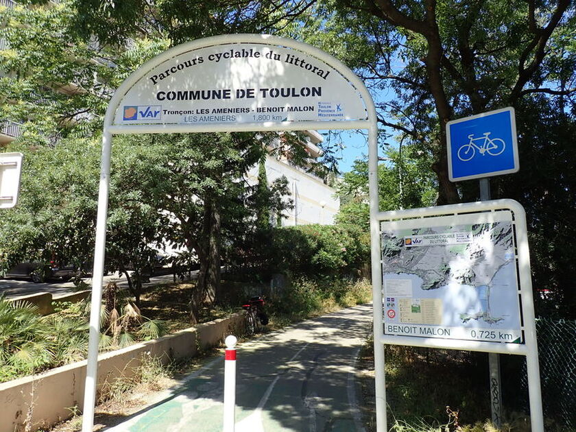 © Le Parcours Cyclable du Littoral Varois - V65 / Etape 1 : Sanary-sur-Mer > Hyères - Nicolas Pinson @ France Vélo tourisme
