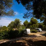 © Emplacement camping car - Camping Clos Ste Thérèse