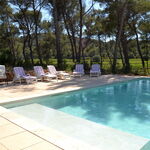 © Piscine avec vue sur le vignoble - Les Pieds Tanqués