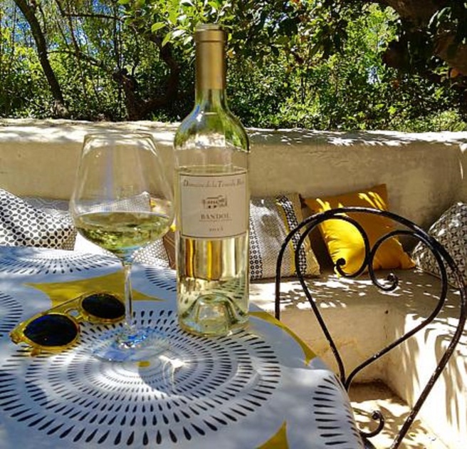 © vin - Domaine de la tour du bon