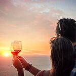 © Apéritif en mer au coucher de soleil - I Stock - Maryviolet