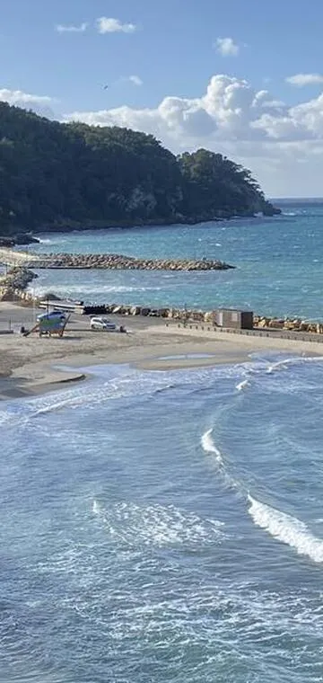 © Plage et port de la Madrague - BASSI - CAT 26
