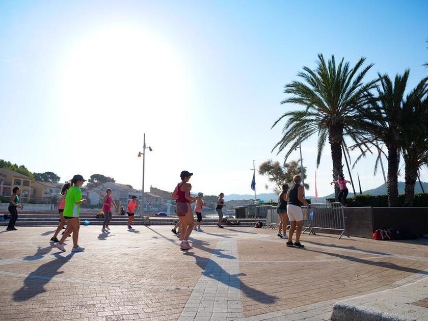 © Zumba - Office de tourisme de Saint-Cyr-sur-Mer / Joan Costeja