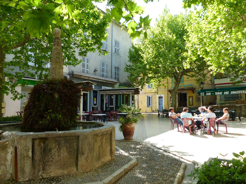 © Fontaine aux sorcières - Commune de Signes