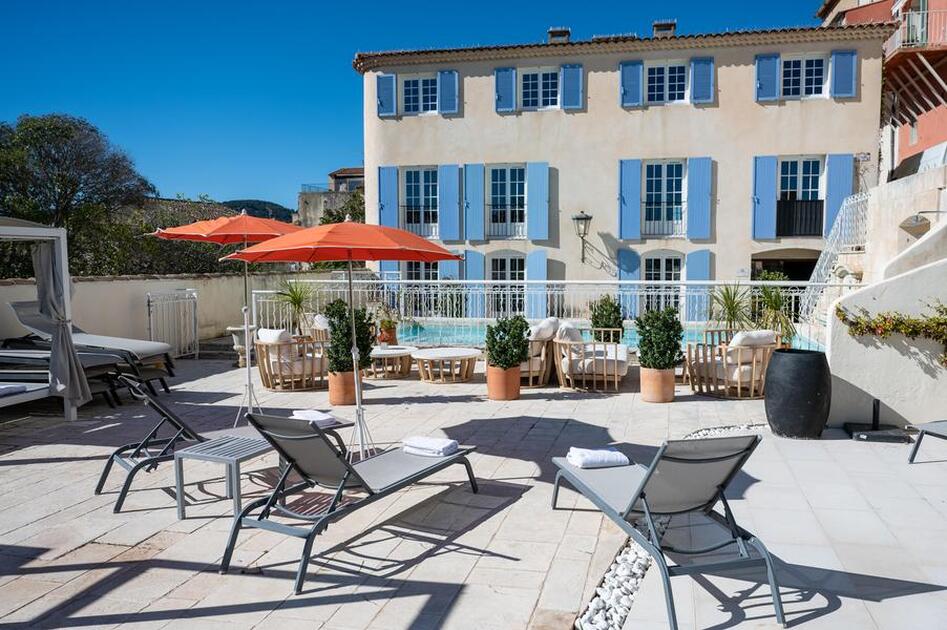 © Terrasse piscine - Maison Bérard