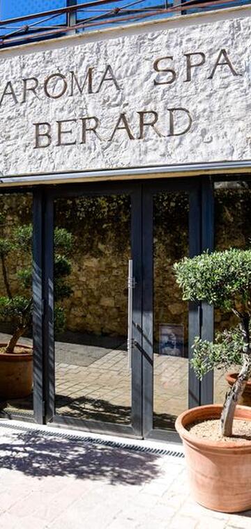 © Spa façade - Maison Bérard