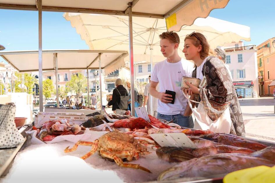 © Étals de pêcheurs_Sanary-sur-Mer - Sanary Tourisme