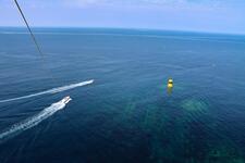 © Parasailing with Sanary parachute_Sanary-sur-Mer - Sanary Tourisme