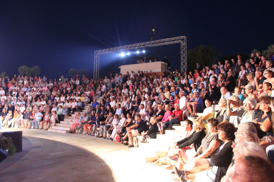 © Théâtre de Verdure - Ville de Saint Cyr sur Mer