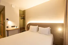 © Logis Hôtel de Port d'Alon_Saint-Cyr-sur-Mer - Logis Hôtel de Port d'Alon_Saint-Cyr-sur-Mer