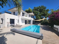 © Piscine - Conciergerie le Paradou