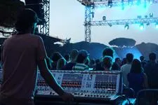 © Midi Festival_Hyères - Julien Veyssade