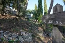 © LE BEAUSSET - Chemin des Oratoires - ©Denis Caviglia