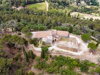 © LE BEAUSSET - Chemin des Oratoires - ©Jean-Claude Flaccomio - WeGo Productions