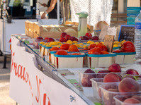 © Marché Les Pieds dans l'eau_Saint-Cyr-sur-Mer - ©Office de tourisme de Saint-Cyr-sur-Mer / Inès Da Fonseca