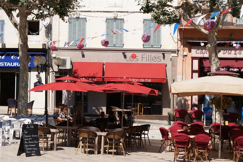 © Restaurant Les Filles - Comune Le Beausset