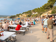 © Sardinade & DJ on the beach_Saint-Cyr-sur-Mer - ©Office de tourisme de Saint-Cyr-sur-Mer -  Inès Da Fonséca