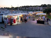 © Marché nocturne des Ports des Lecques_Saint-Cyr-sur-Mer - ©Office de tourisme de Saint-Cyr-sur-Mer -  Inès Da Fonséca