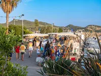 © Marché nocturne des Ports des Lecques_Saint-Cyr-sur-Mer - ©Office de tourisme de Saint-Cyr-sur-Mer -  Inès Da Fonséca