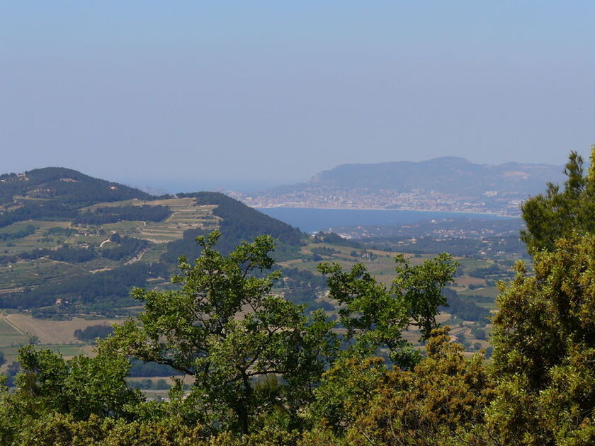 © Vue du Beausset-Vieux - Crédit photo commune Le Beausset
