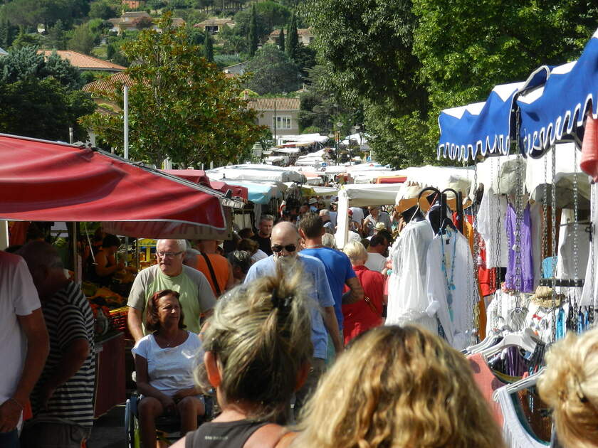 © Marché de Provence - Commune Le Beausset