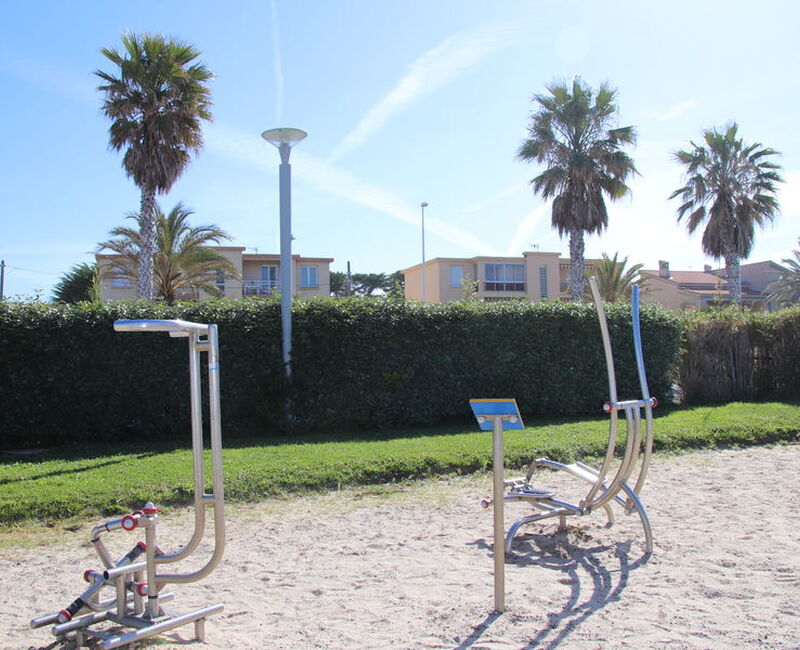 Aire de fitness boulevard de la plage