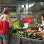 © Marché hebdomadaire - Office de Tourisme de Saint-Cyr-sur-Mer
