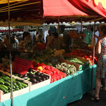 © Marché Hebdomadaire - Office de Tourisme de Saint-Cyr-sur-Mer