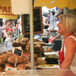 © Marché Hebdomadaire - Office de Tourisme de Saint-Cyr-sur-Mer