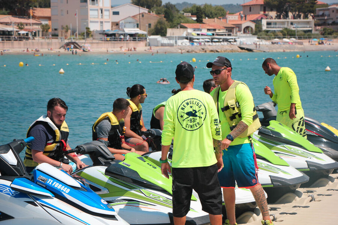 © Discovering or touring on a jet ski without a licence with a state instructor - New Gliss - Office de Tourisme de Saint-Cyr-sur-Mer