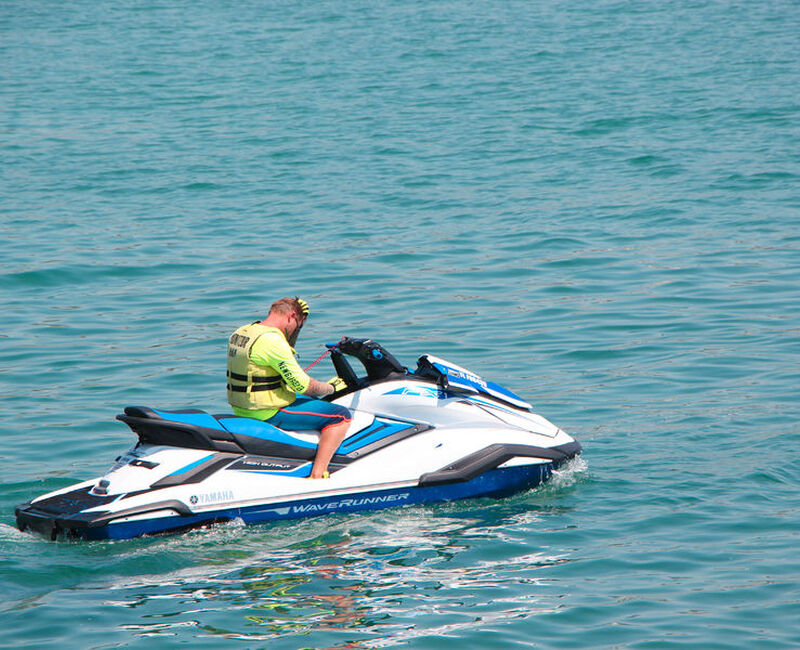 New Gliss by Saint Cyr Jet ski