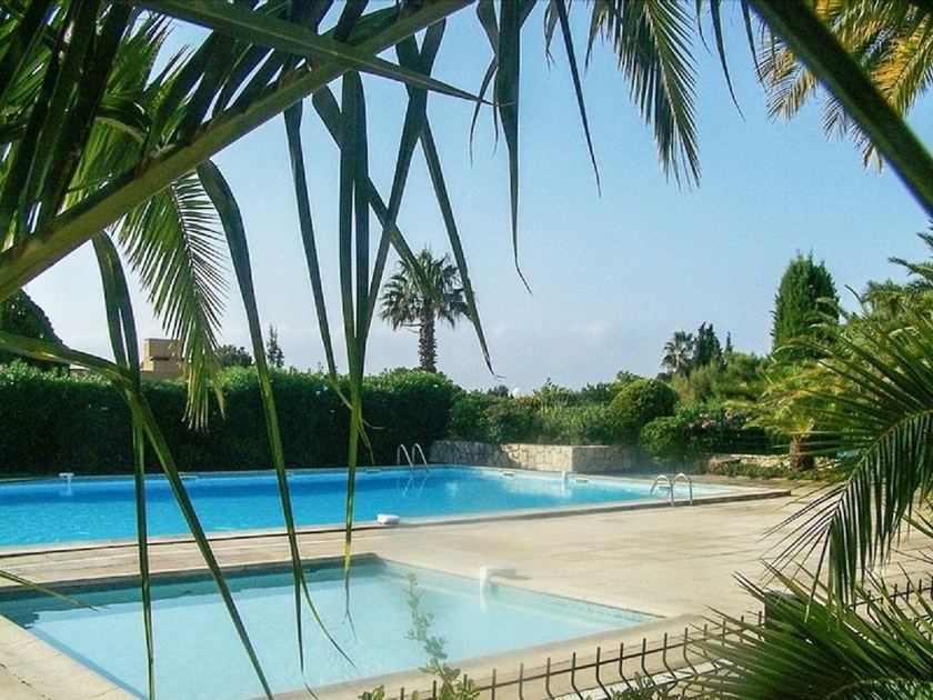 © Piscine - Lucy Lepaisant