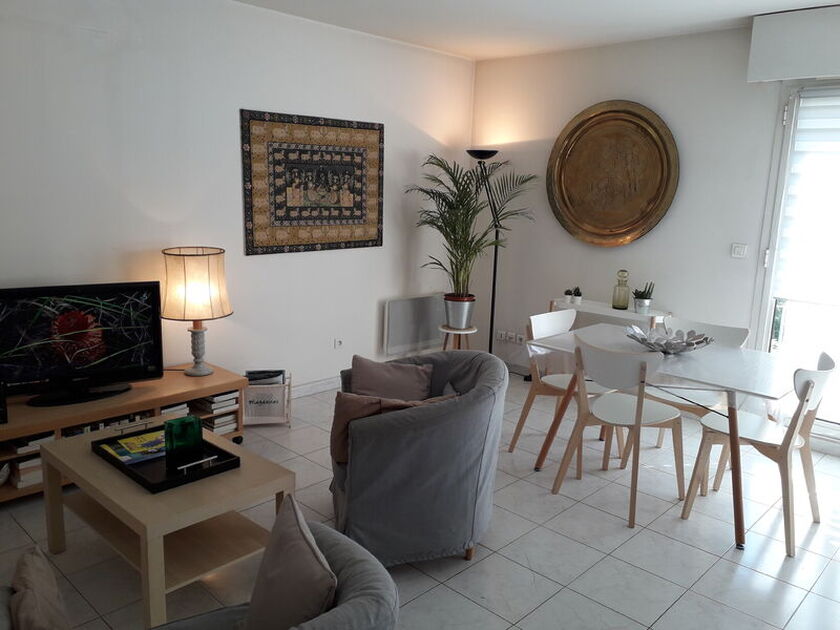 © Dining room - Bruhlet Josette