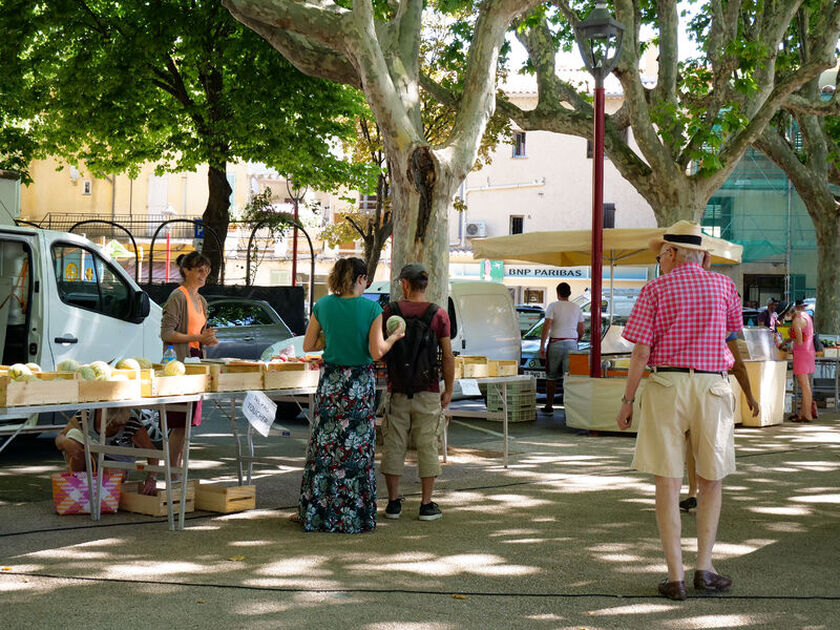 © Marché des producteurs - Office de tourisme de Saint-Cyr-sur-Mer / Joan Costeja