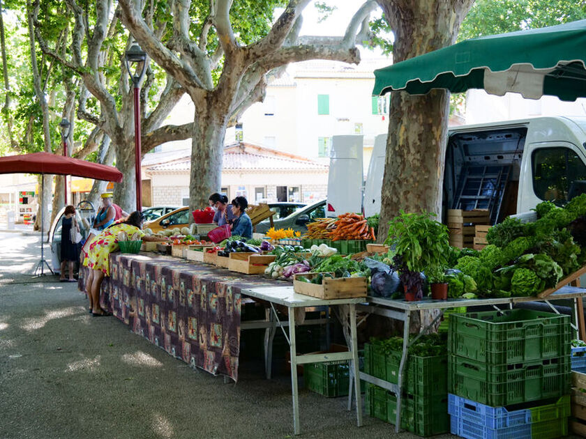 © Marché Paysan Parking Gabriel Péri - Office de tourisme de Saint-Cyr-sur-Mer / Joan Costeja