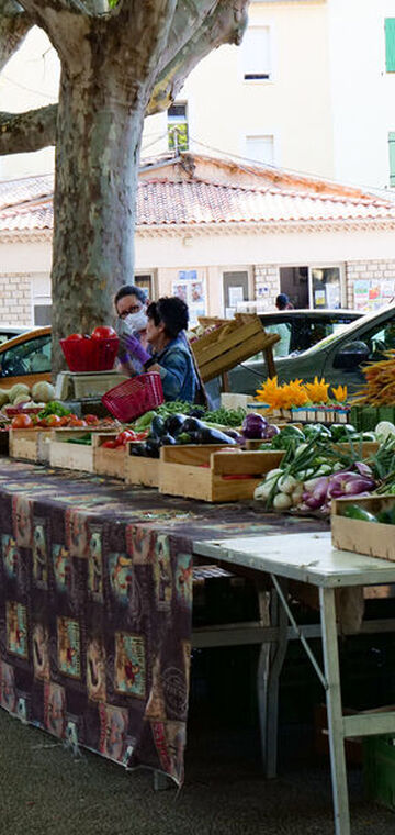 © Marché Paysan Parking Gabriel Péri - Office de tourisme de Saint-Cyr-sur-Mer / Joan Costeja