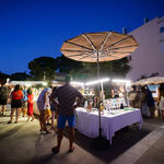 © Marché des créateurs place de l'appel du 18 Juin - Office de tourisme de Saint-Cyr-sur-Mer / Joan Costeja
