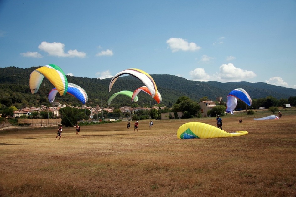 © Parapente - Signes - Envol de Provence