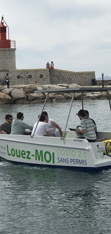 © Solar Boat - Sanary-sur-Mer - Solar Boat - Sanary-sur-Mer