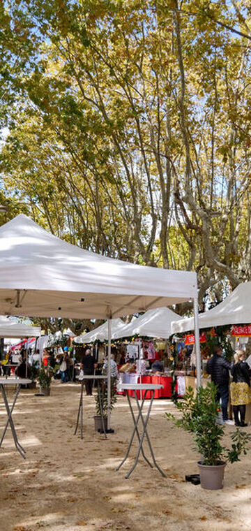 © Grand Marché Alsacien - Office de tourisme de Saint-Cyr-sur-Mer / Joan Costeja