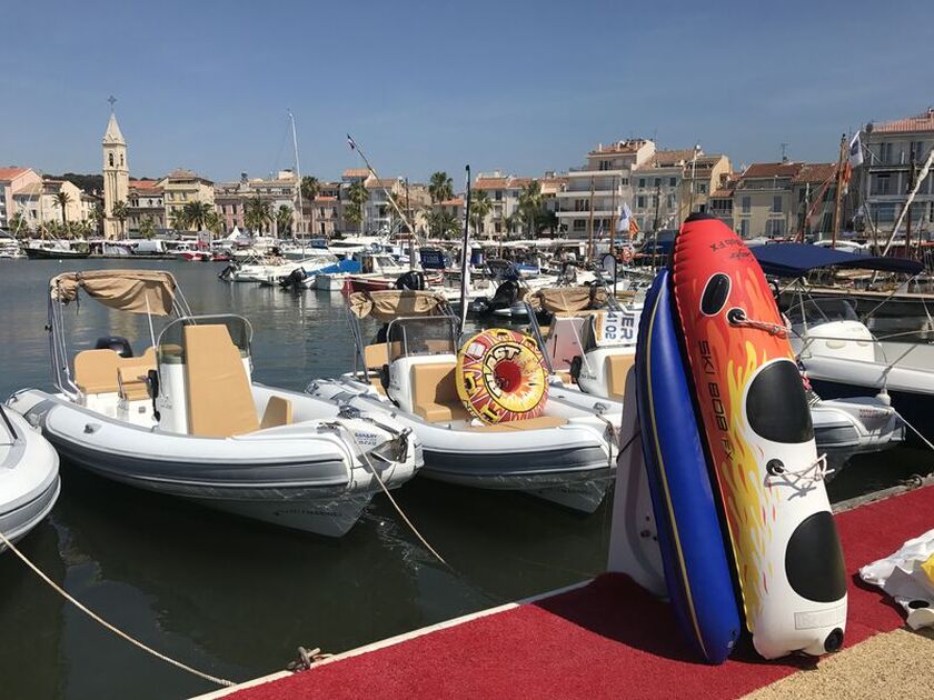© Location bateaux à moteur Sanary Var - Sanary Location